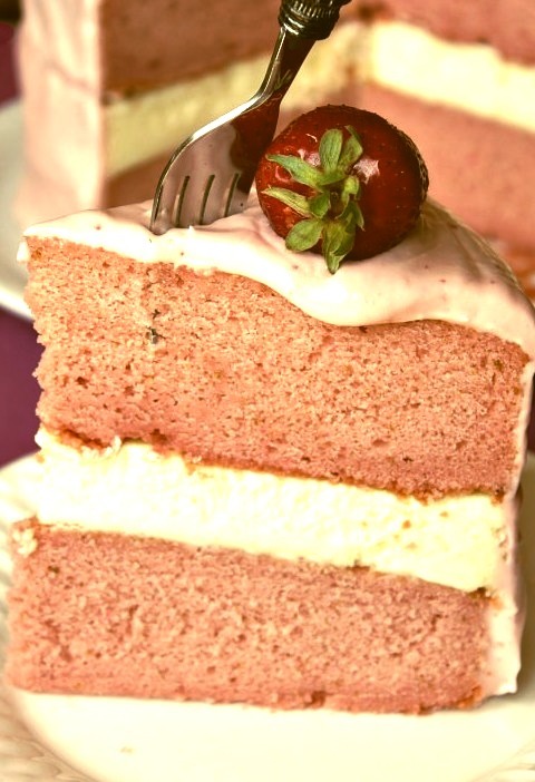 (Strawberry Cheesecake Cake)