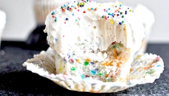 Recipe: Homemade Funfetti Cupcakes