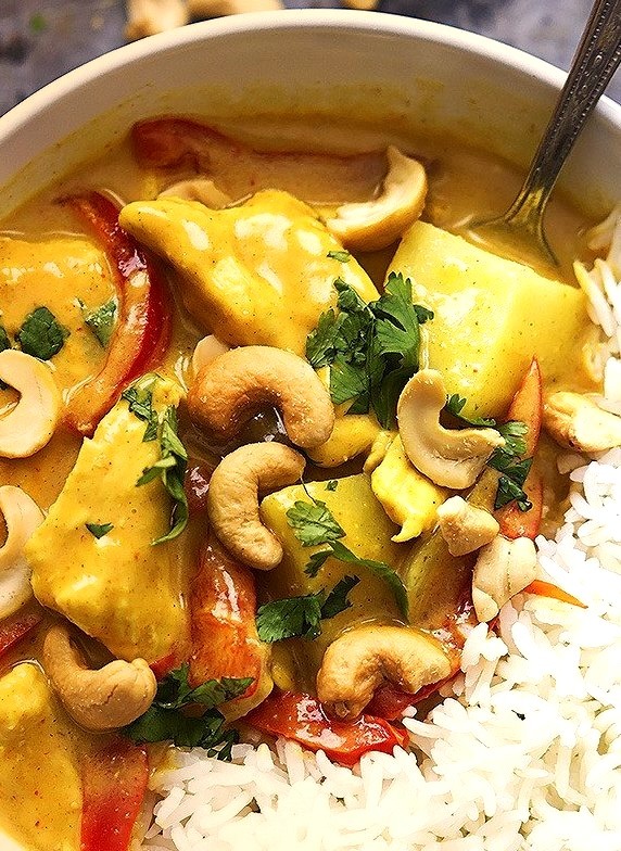 Slow cooker coconut curry cashew chicken